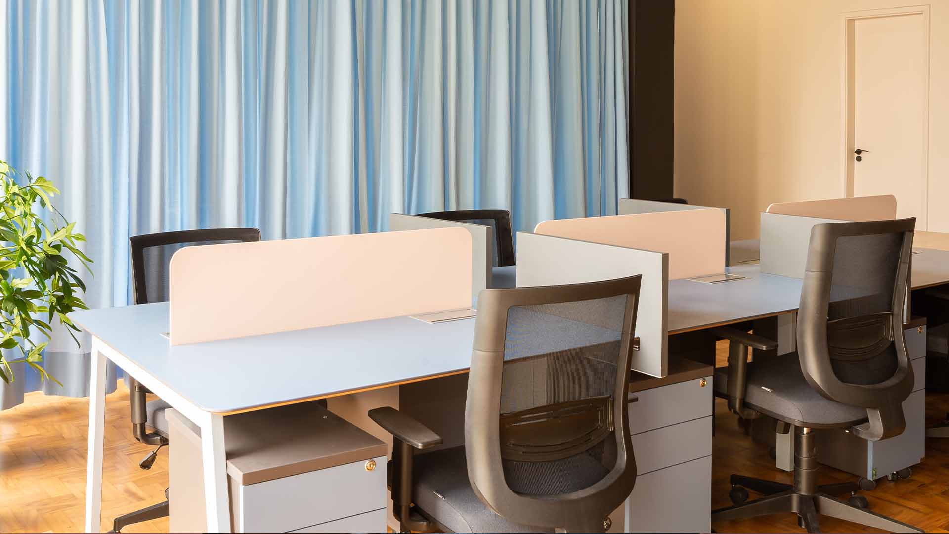 Capa post Estação de Trabalho: o que é e como escolher - Riccó Móveis